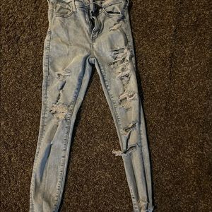 Stylish ripped American Eagle Jeans size 4
